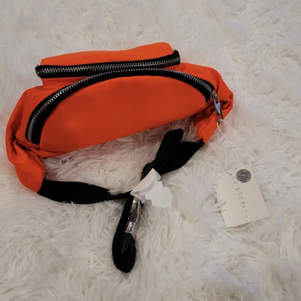 BRAND new ! Fanny  bag Pack / Sac banane